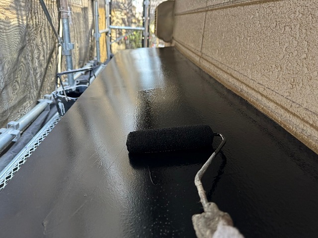 庇屋根の塗装　黒